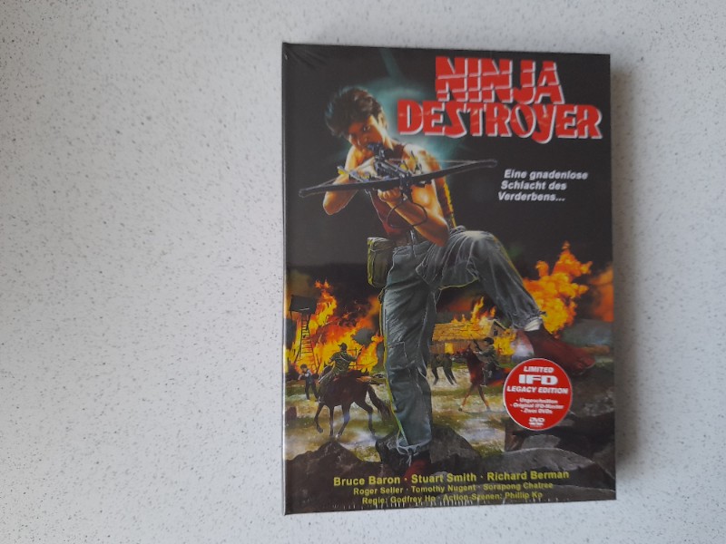 MEDIABOOK :  NINJA DESTROYER  -  166 St�ck