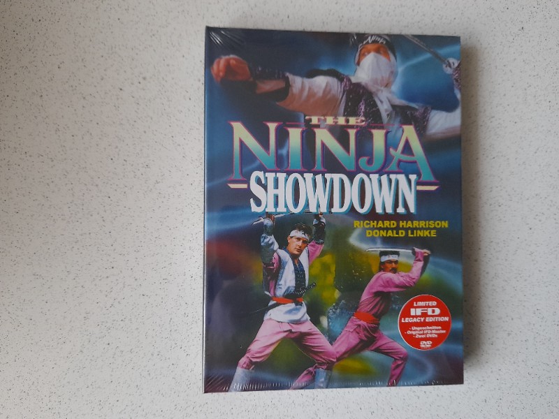 MEDIABOOK : THE NINJA SHOWDOWN  -  111 St�ck