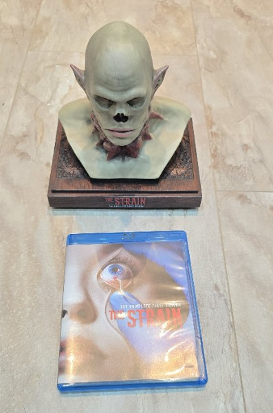 The Strain B�stenedition Staffel 1 neuwertig