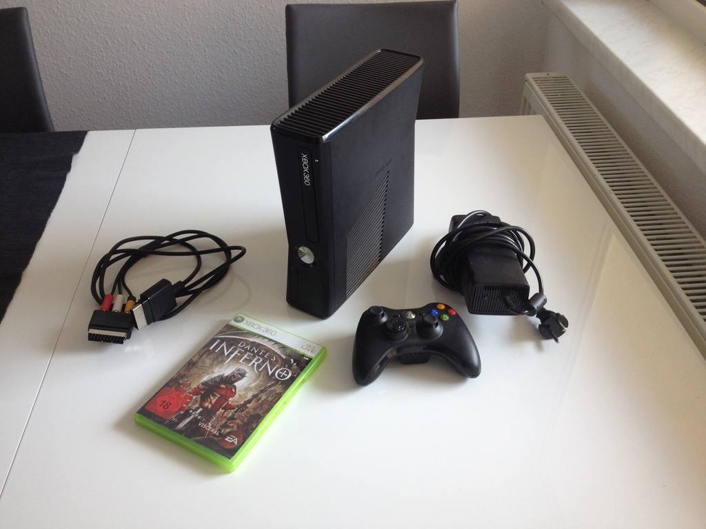 XBox 360 mit einem Spiel