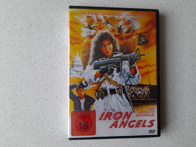 DVD : IRON ANGELS mit MOON LEE