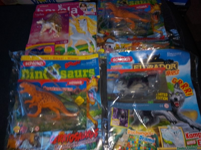 4 NAGELNEUE SCHLEICHFIGUREN MIT HEFT MIT LIMITIRT