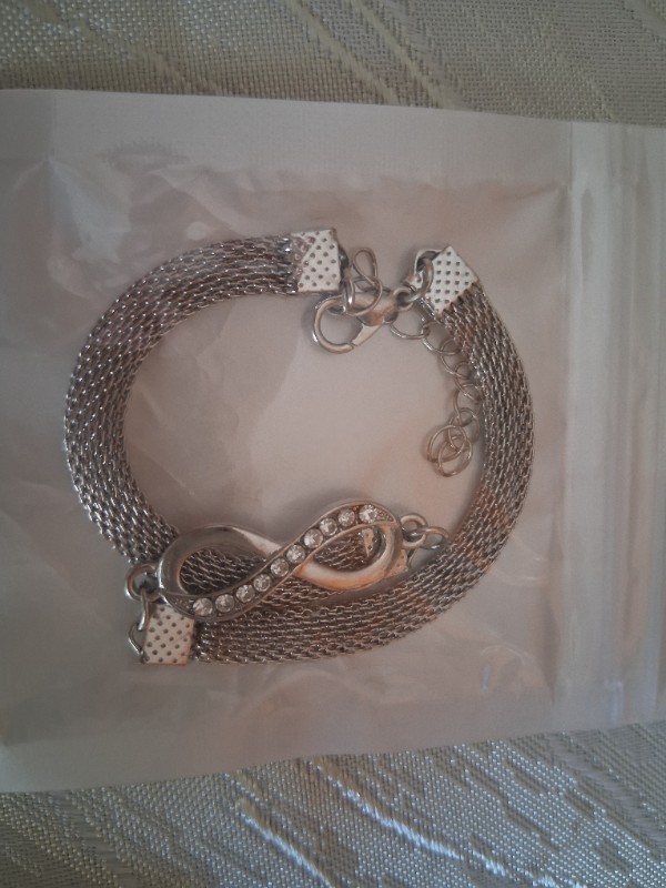 Damen Armband mit Infinity-Anh�nger � Silberfarben