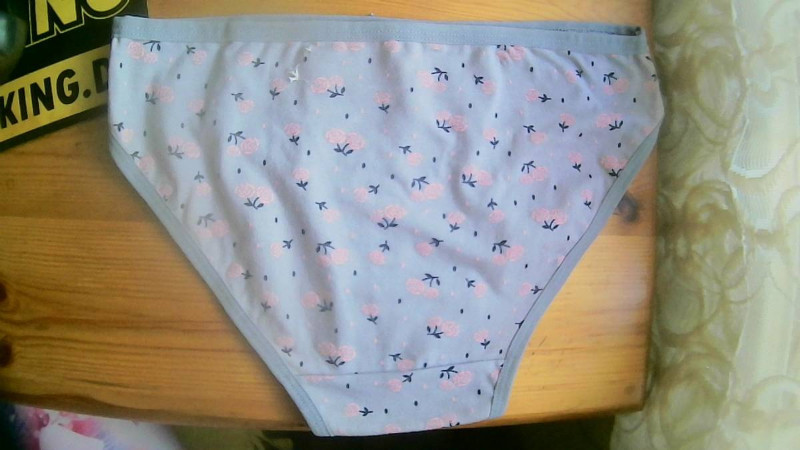 DAMEN SLIP HELLBLAU MIT BLUMEN GR.S, NEU