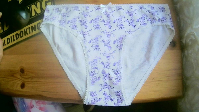 DAMEN SLIP WEI� MIT BLUMEN, GR.S,NEU