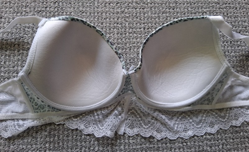 Damen-Spitzen B�gel-BH Gr��e 85D / L 44/46