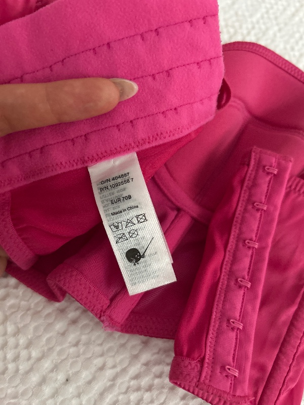 Dessous-BH mit variabel tragbaren Tr�gern pink