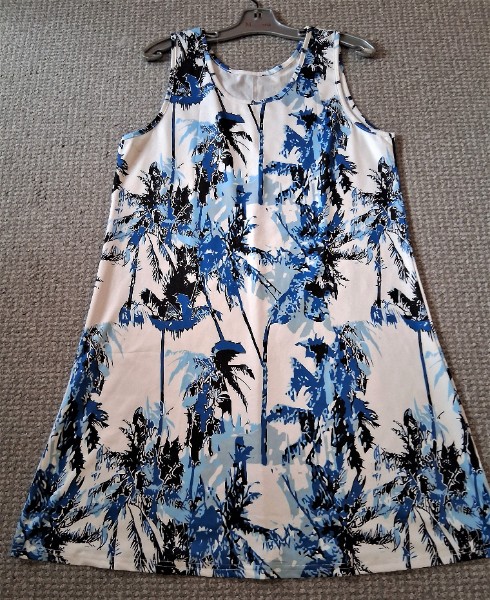 Sommerkleid blau Gr��e XL  figurbetont