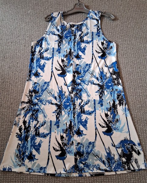 Sommerkleid blau Gr��e XL  figurbetont
